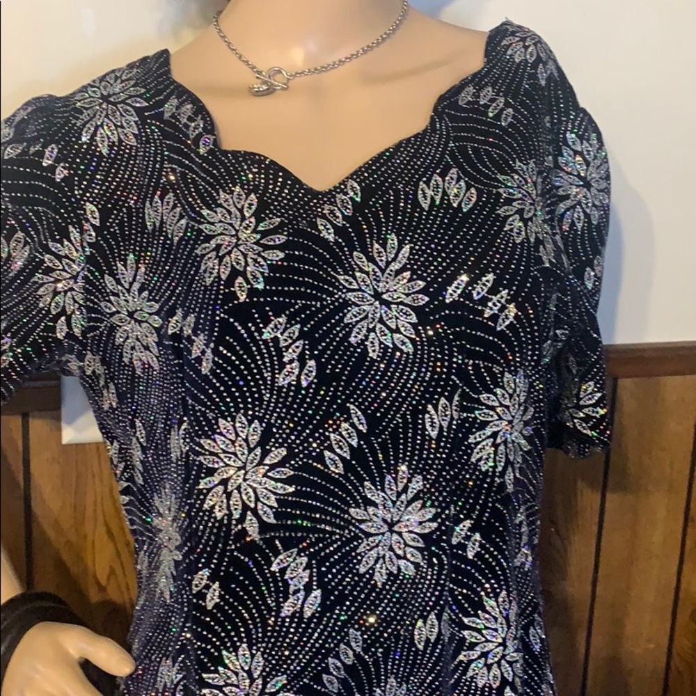 Beautiful Maxi Dress - Picture 2 of 10